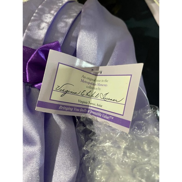 "Limited Edition Delight: Own 'Rosalind' - Picture 6 of 10